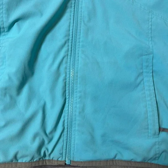 The North Face lightweight blue jacket with zipper pockets and adjustable waist - Picture 4 of 7